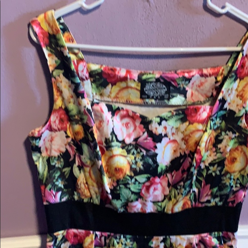 Hearts & Roses Dress - Picture 2 of 6